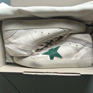 NWB Golden Goose Sneakers sz 39
